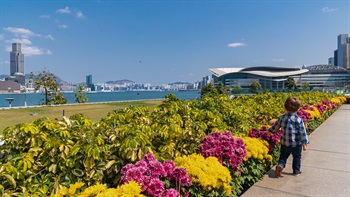 The design provides broad expanses of ornamental planting and is an attraction for visitors of all ages.